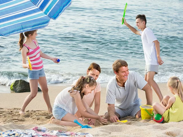 What are some fun beach games for kids?